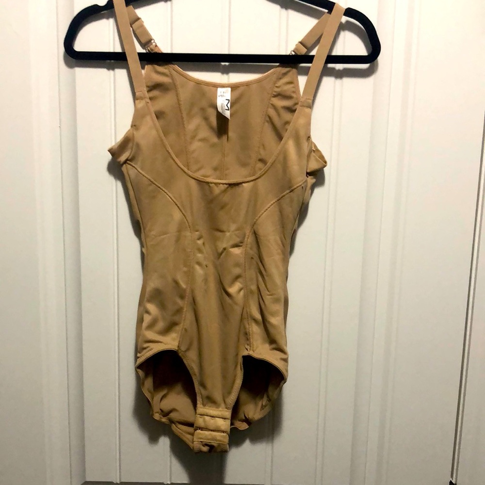 Maidenform shapewear. Size small.